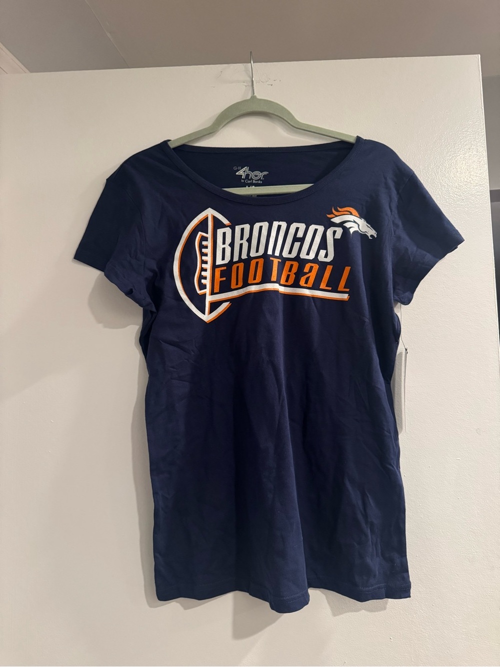 NFL Denver Broncos NWT Graphic T-Shirt – Size Large